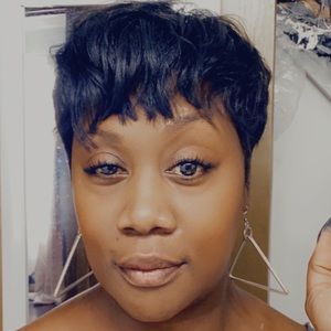 Meet your Posher, Whitney